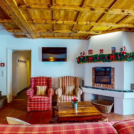 Gruppenhaus Alpenglueck بوخن