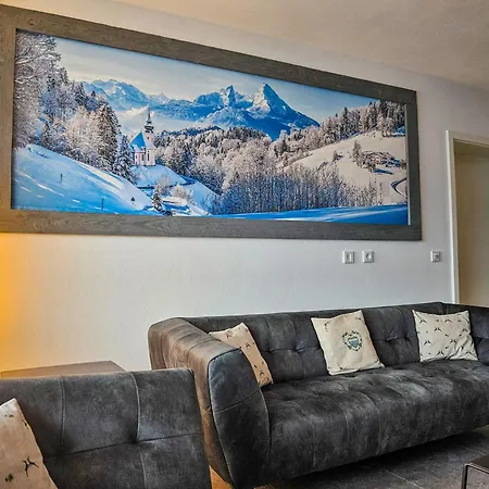 Ferienhaus Gruppenhaus Alpenglueck *