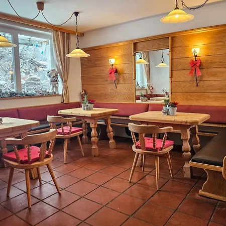 Ferienhaus Gruppenhaus Alpenglück *