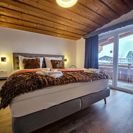 Ferienhaus Gruppenhaus Alpenglueck *