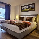 Nyaraló Gruppenhaus Alpenglueck *