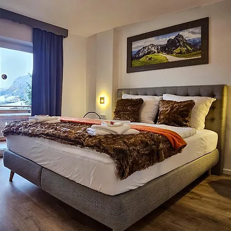 Holiday home Gruppenhaus Alpenglueck *